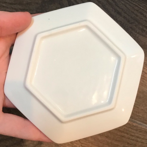 SOLDFaux marble ceramic ring dish with gold edging - Picture 4 of 5